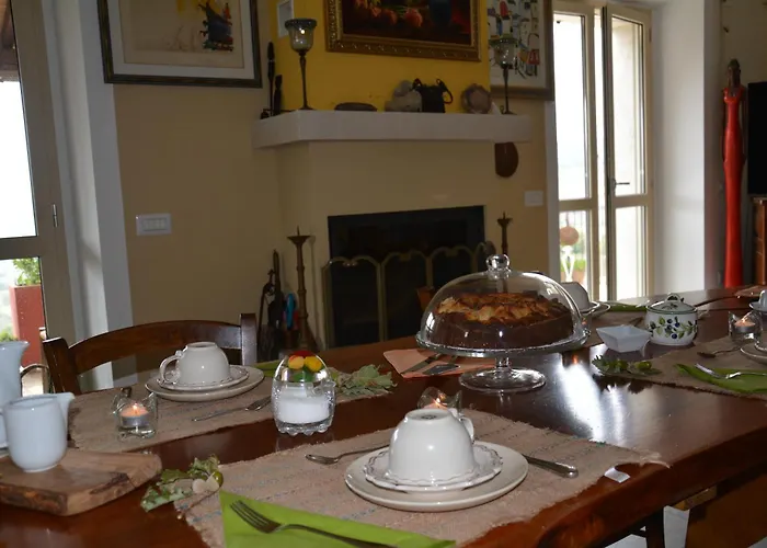 לינה וארוחת בוקר Ai 4 Gelsi טודי